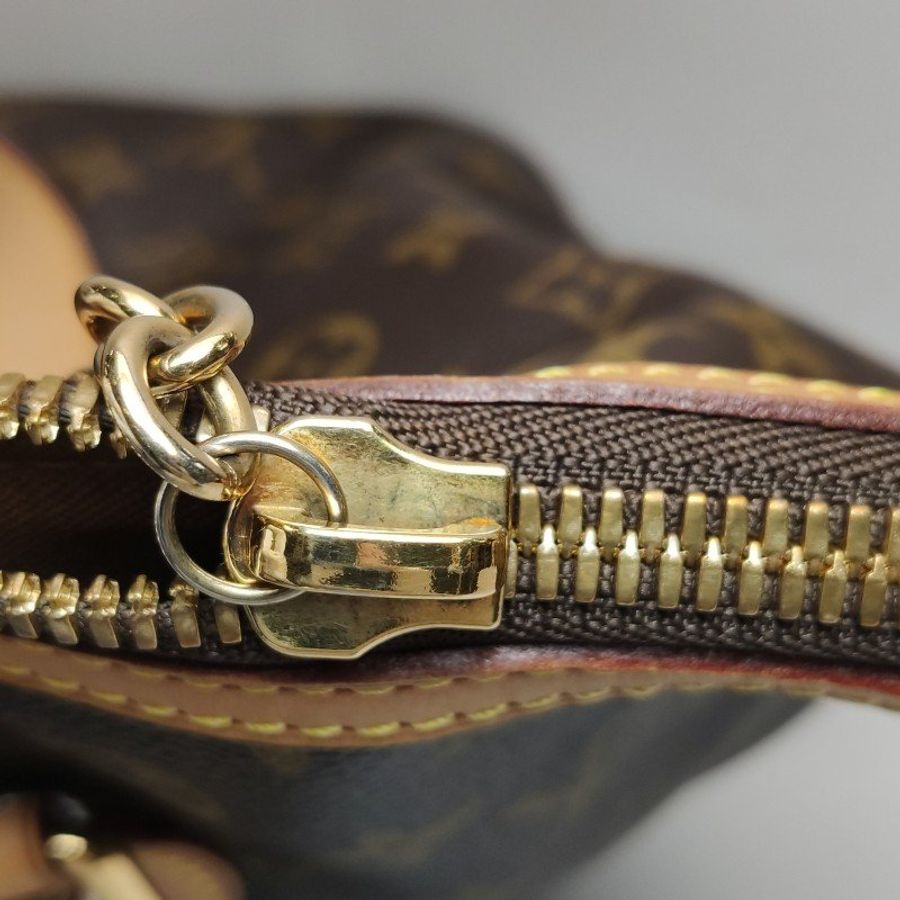 Louis Vuitton (LV) Palermo派拉蒙小號植鞣革Monogram印花褶襉單肩包-12