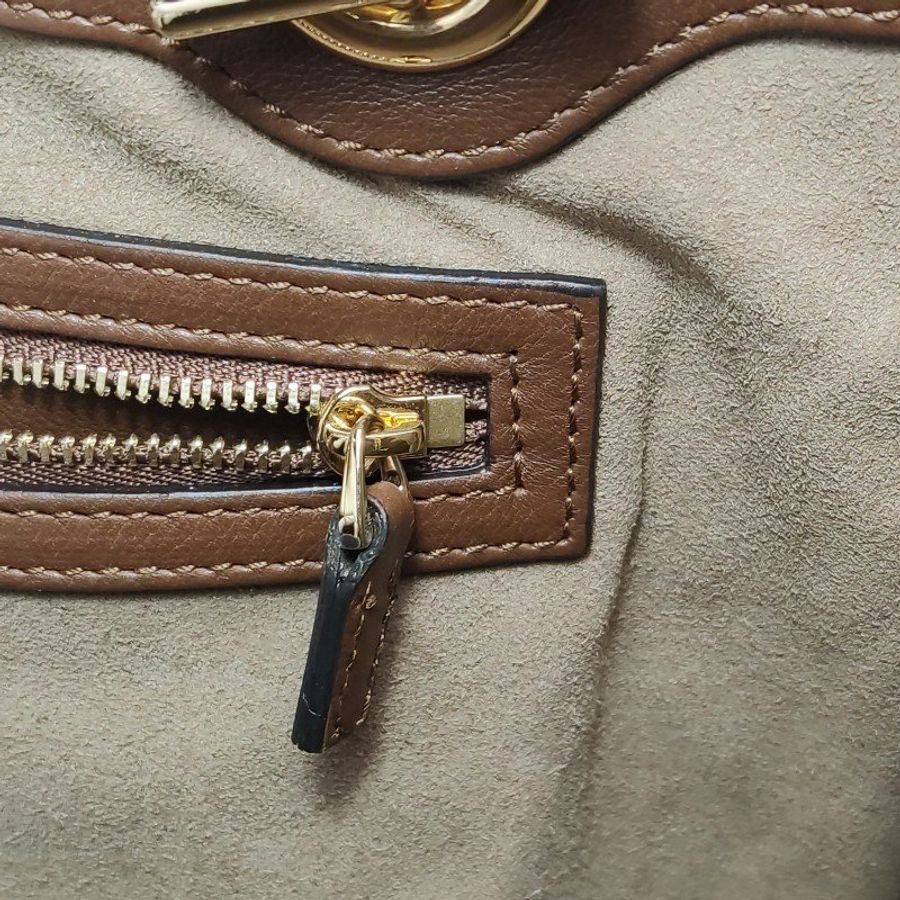 Gucci Padlock中型牛皮GG老花鎖扣單肩包-13