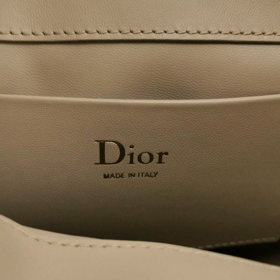 Dior Toujours小號牛皮純色藤格紋字母Logo吊飾單肩包-7