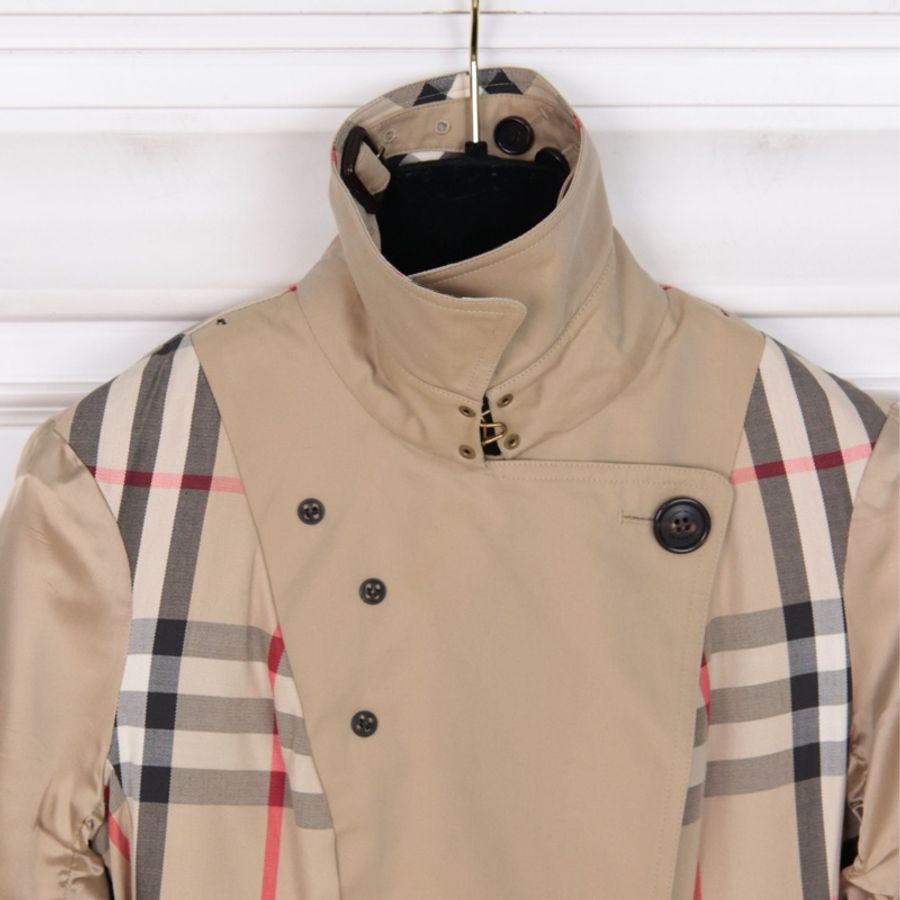 Burberry卡其色双排扣收腰两口袋风衣外套-9