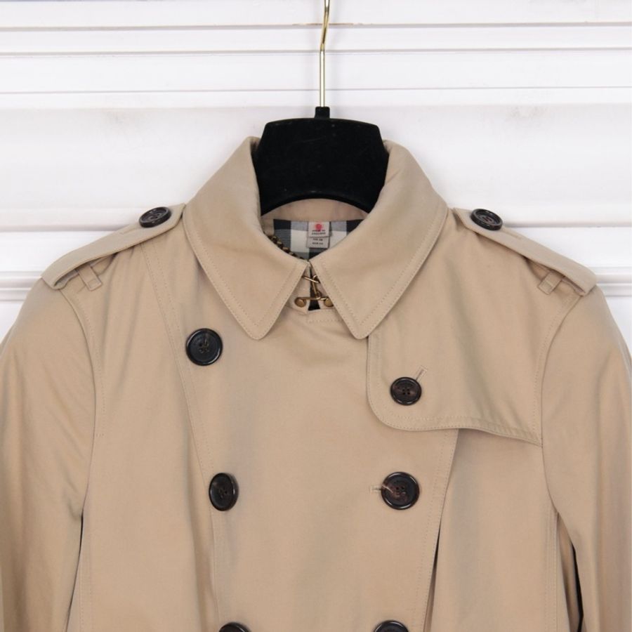 Burberry卡其色双排扣收腰两口袋风衣外套-10