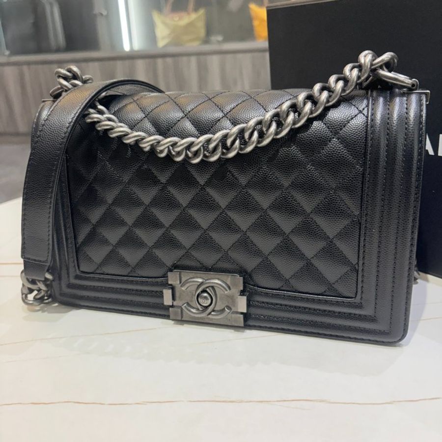 CHANEL Boy 經典荔枝紋牛皮銀釦25cm(芯片款)-0