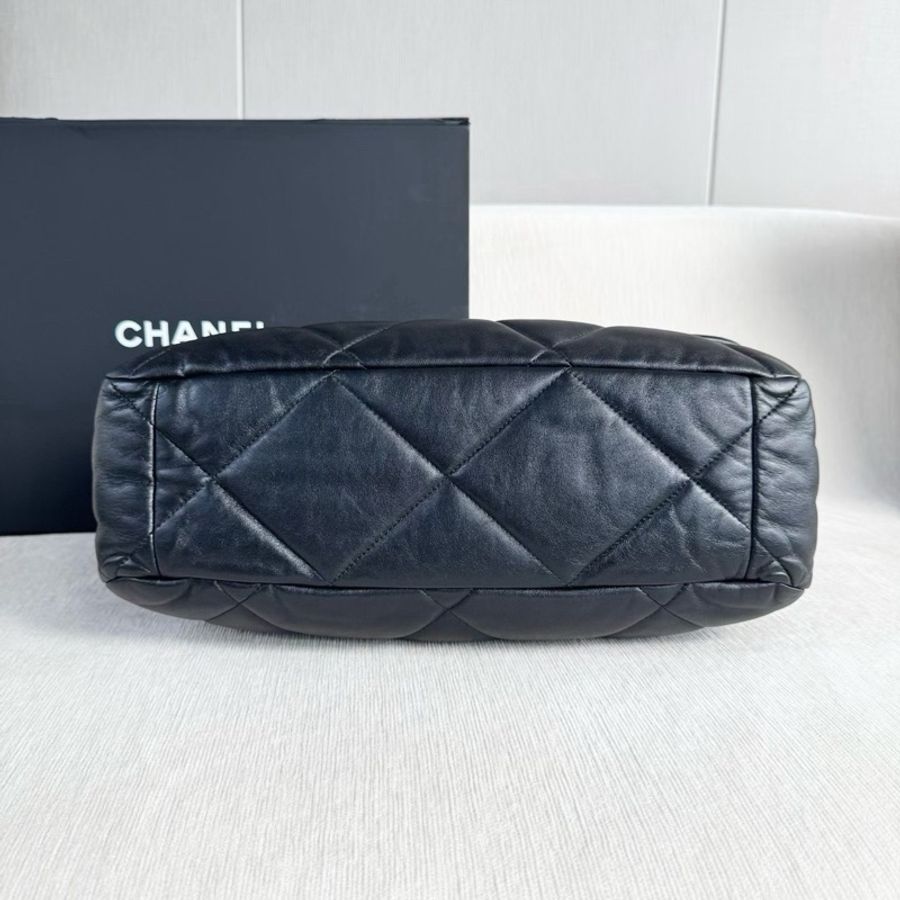 【威選精品】🖤 CHANEL 19 Maxi 機場包｜黑金羊皮 芯片款 🖤-8