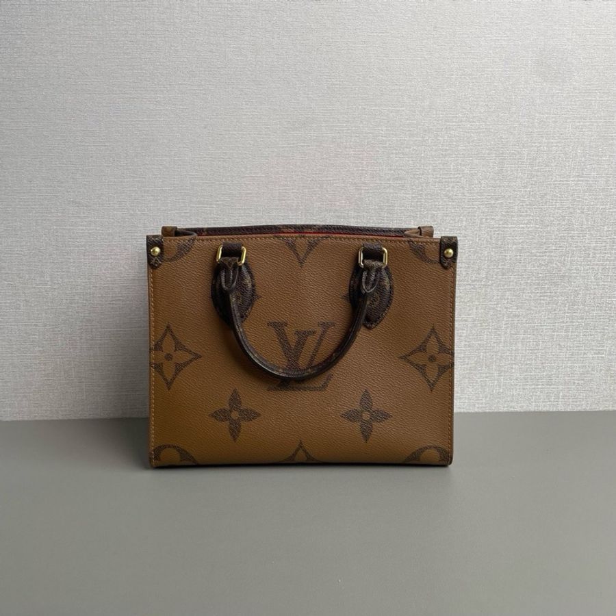 Louis Vuitton路易威登👑 老花otgonthego小號💗 98新✨ 芯片款💕 尺寸：25x19cm 附件：子袋 肩帶-5
