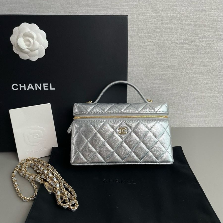 Chanel香奈兒🖤 26A銀色金扣💖  荔枝皮lp飯盒包💕 99新✨ 芯片款🩷 尺寸：19×12cm 附件：包裝盒 塵袋 肩帶 購證-0