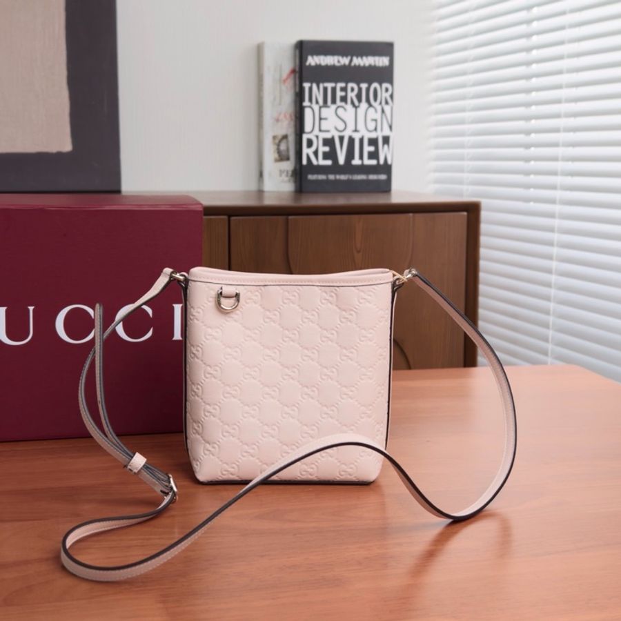 【威選精品】🌸 GUCCI Emblem 粉色肩背／斜背水桶包｜甜美質感首選 🌸-2