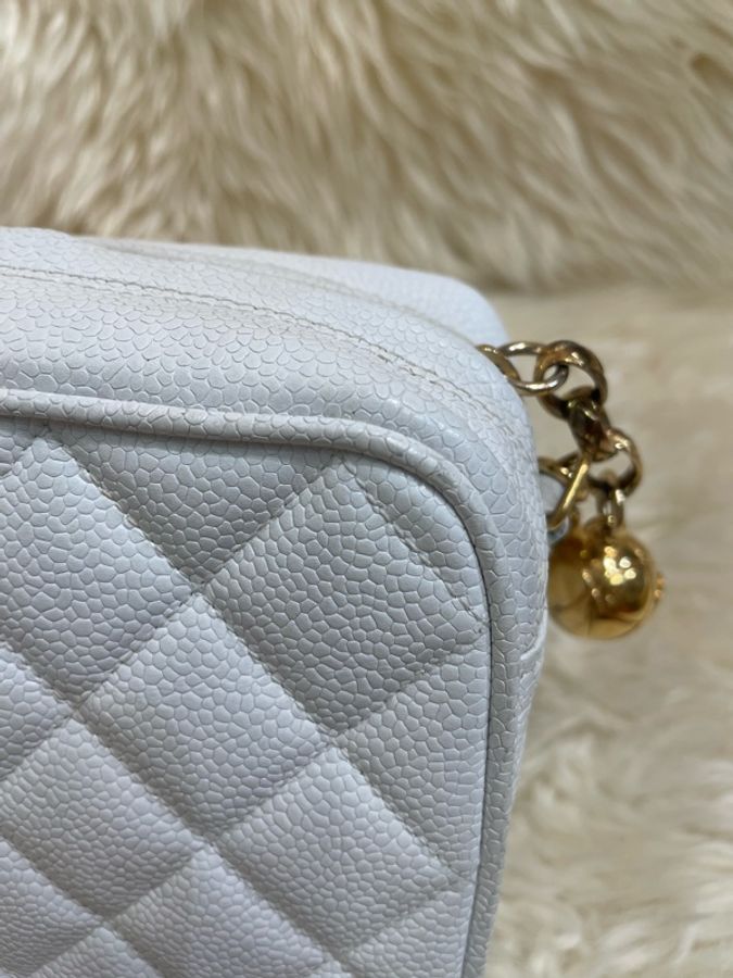 Chanel Vintage 白色牛皮金球拉鍊相機包-7