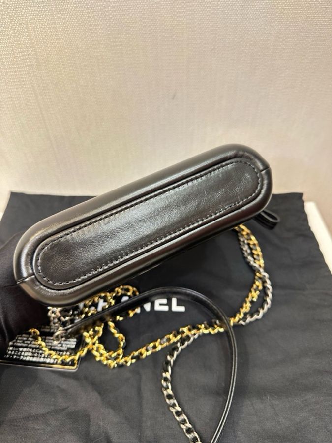 Chanel/香奈兒 Gabrielle 黑金流浪包 mini woc-5