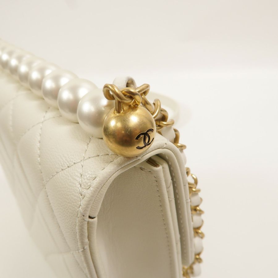 CHANEL 羊皮皮革Small Chic Pearls Flap Bag鏈帶肩背袋-16