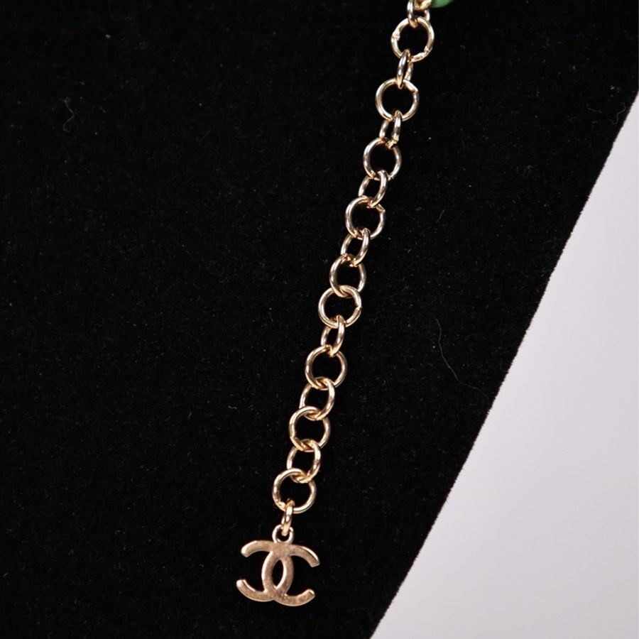 Chanel 24A曼彻斯特系列重工绿色琉璃拼接莱茵石项链-12