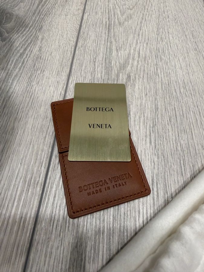 Bottega Veneta BV Andiamo 黑銀 中號 近全新-12