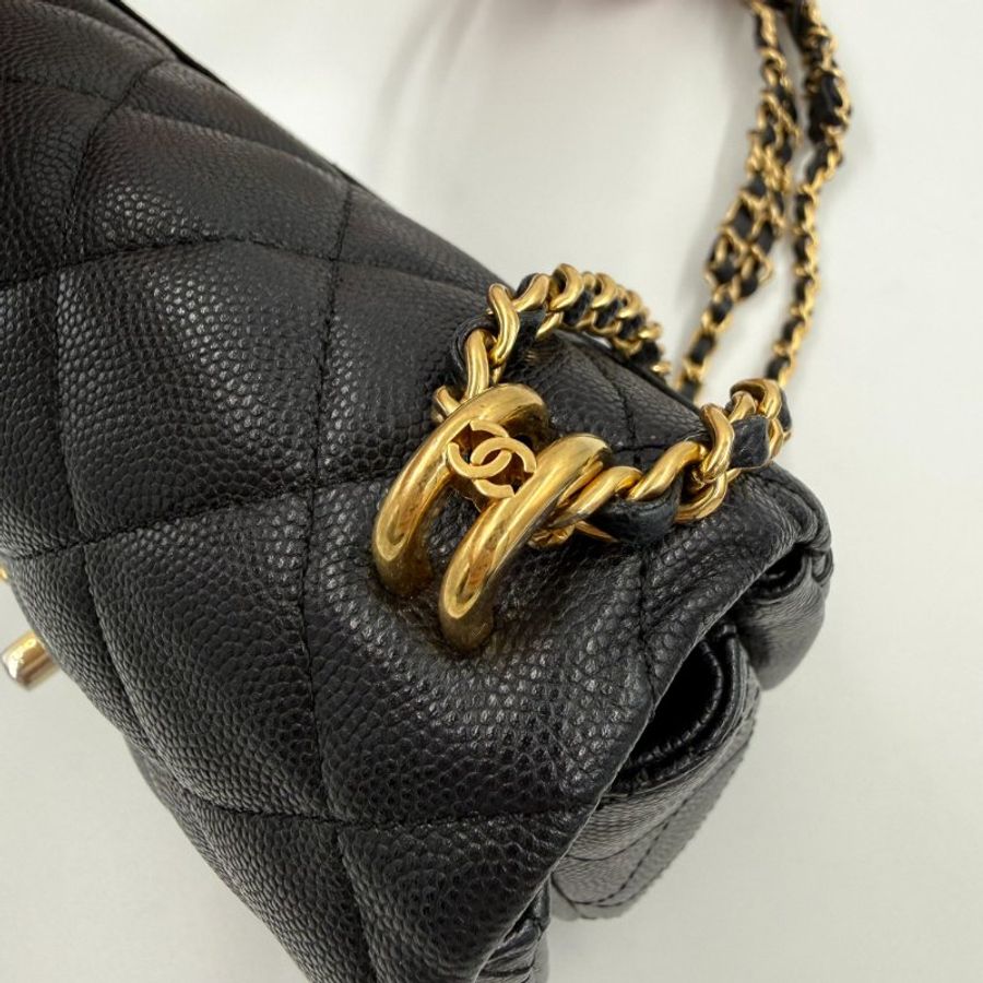 CHANEL - 黑色金釦牛皮雙鍊下蓋肩側背包-18