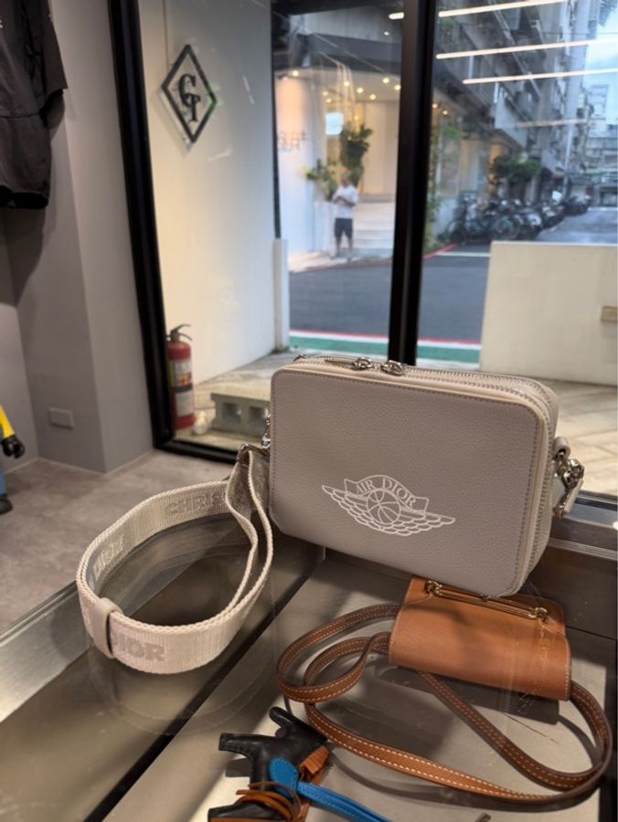 專櫃半價🌟Dior x Air Jordan “Air Dior” 相機包｜Classic Trend CT精品｜台北東區實體-0
