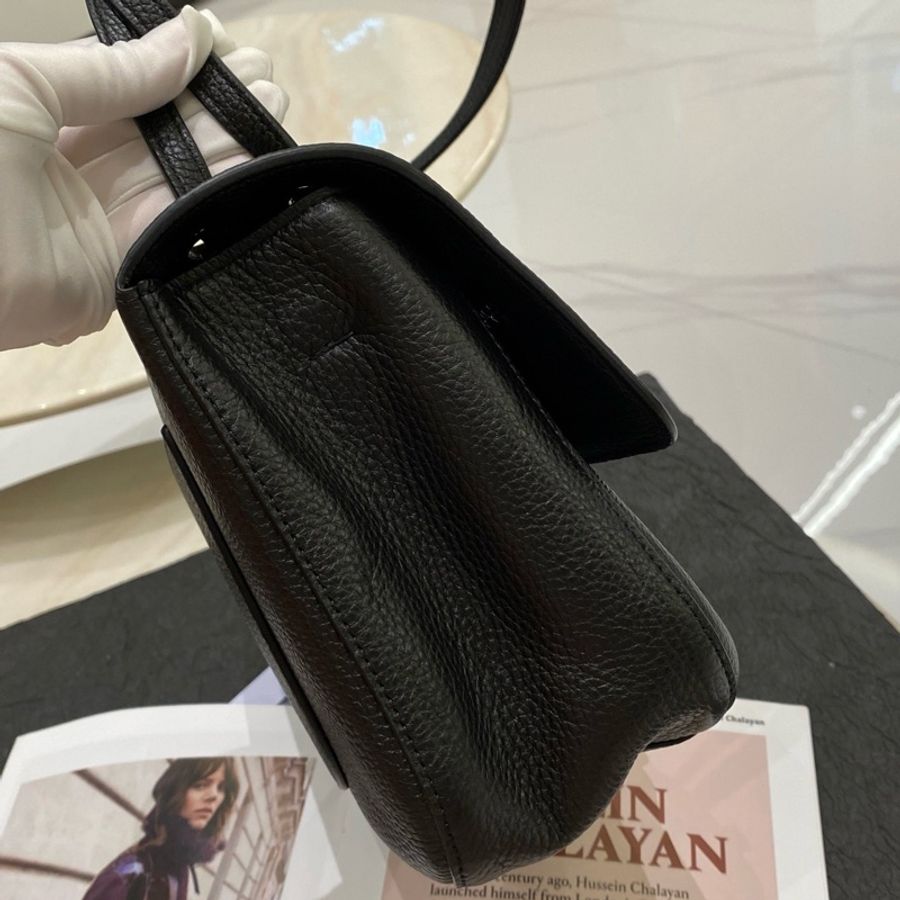 ✨香奈兒/Chanel 26a機場包32cm Maxi黑色牛皮 單肩包 銀扣Jennie同款-4