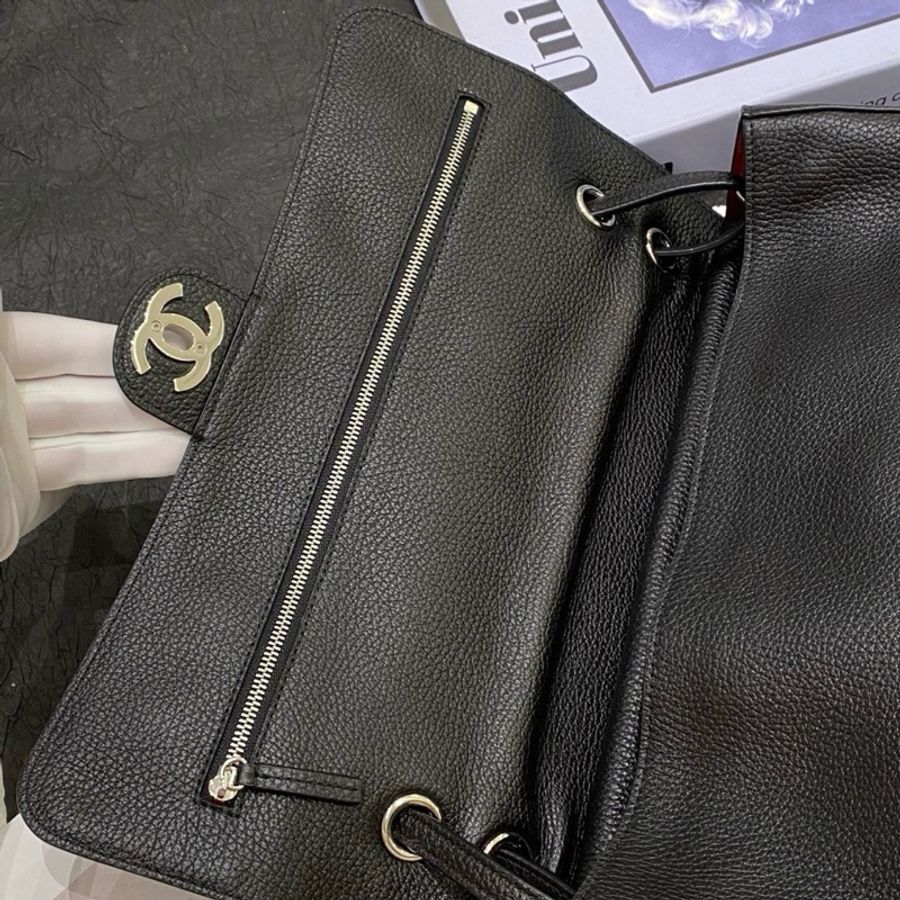 ✨香奈兒/Chanel 26a機場包32cm Maxi黑色牛皮 單肩包 銀扣Jennie同款-8