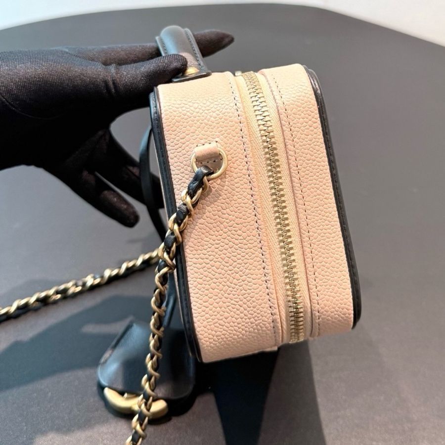 chanel 香奈兒米黑荔枝皮化妝包，配件如圖-3