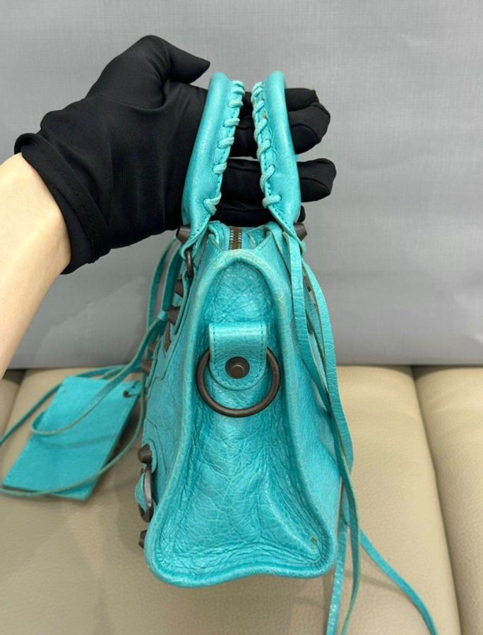 【被這顆Tiffany湖藍硬控了🩵全網最低價😍】Balenciaga 巴黎世家City藍綠色油蠟皮mini機車包-4