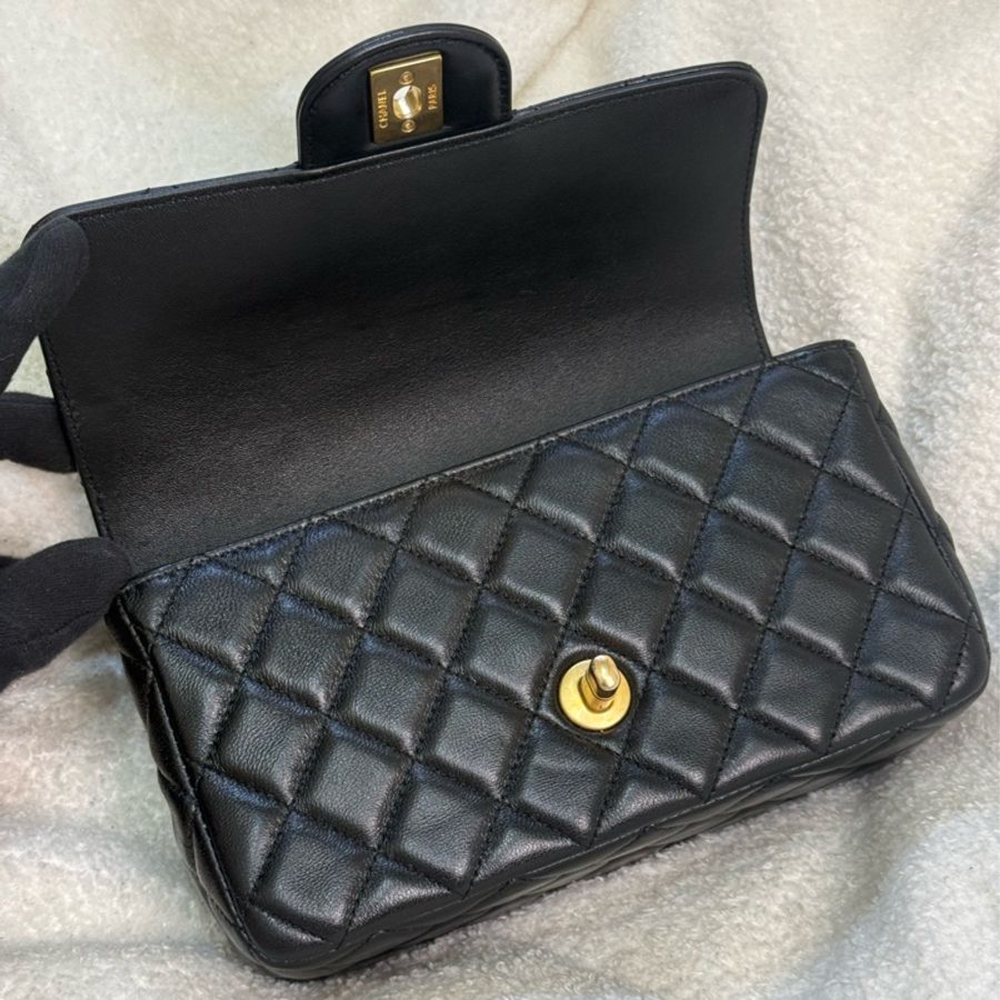 Chanel mini coco 20 黑金鏤空字母手柄 ✨最新晶片款-11