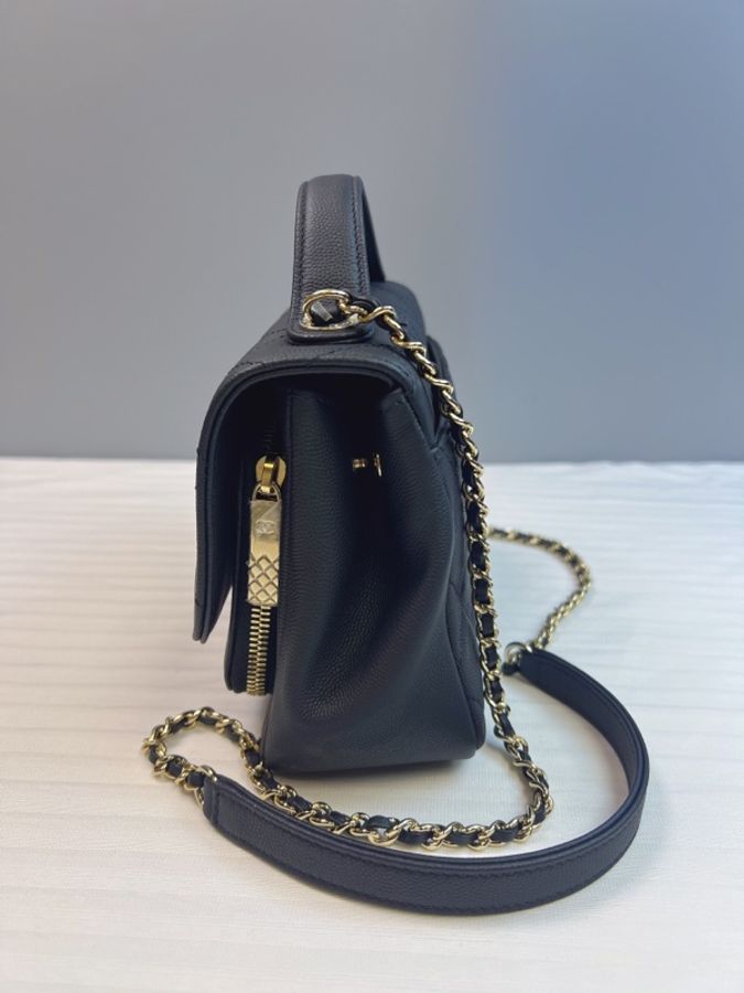 鐳射標 98新 香奈兒/Chanel 手柄郵差包 黑金 荔枝牛皮-2