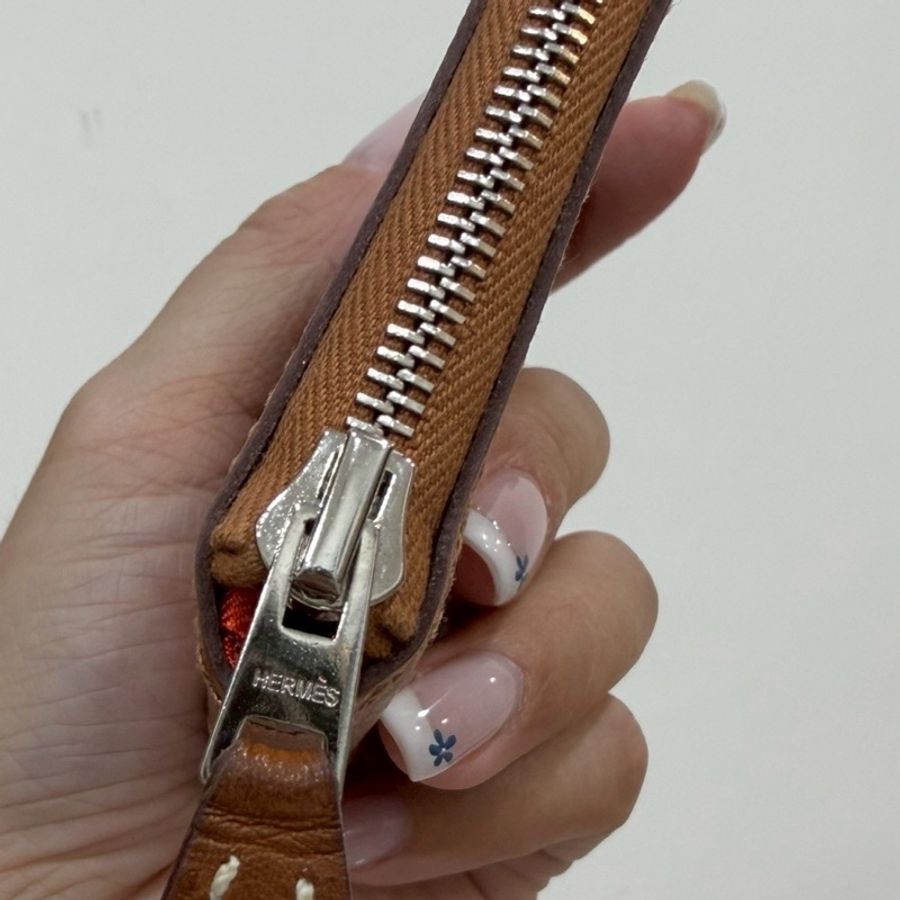HERMES 愛馬仕 金棕色 拉鍊 Silk In 絲巾 零錢包 短夾-8