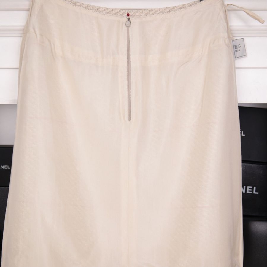 乌龙中古｜Chanel 00年奶白色红宝石半裙-8