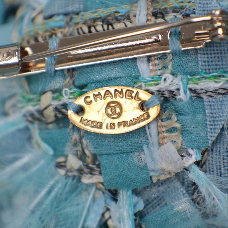 Chanel 97年蓝色粗花呢山茶花羽毛胸针-8
