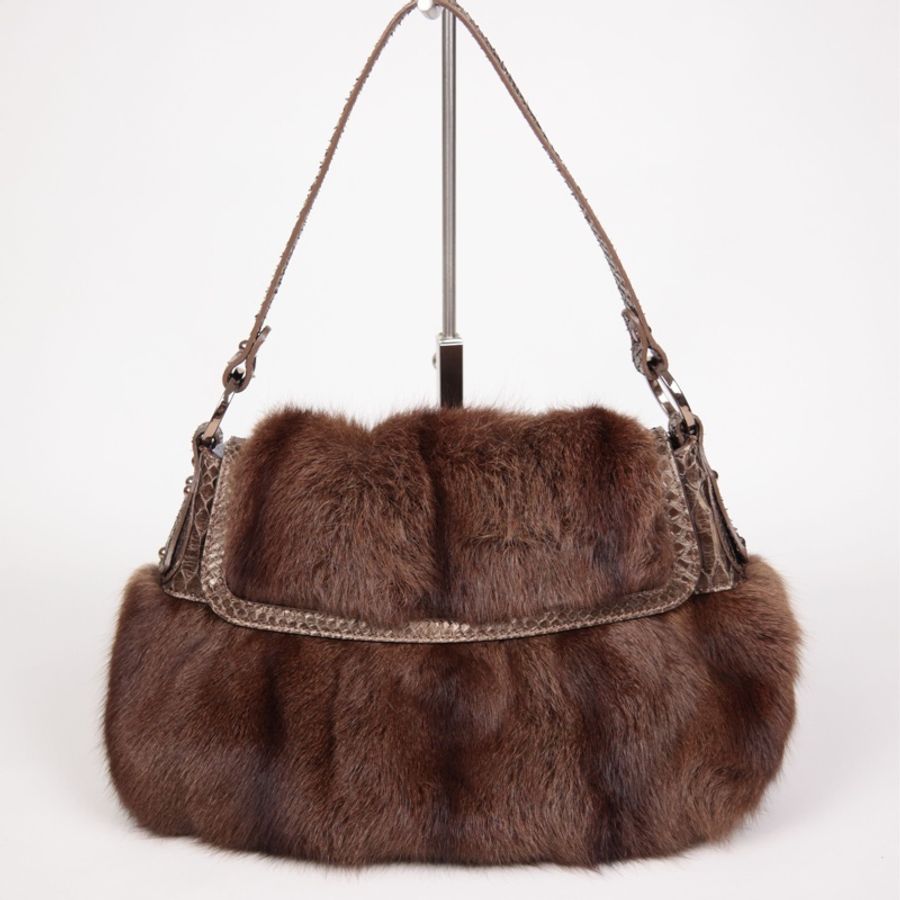 Fendi 棕色皮草拼接蛇皮法棍包腋下包单肩包-3