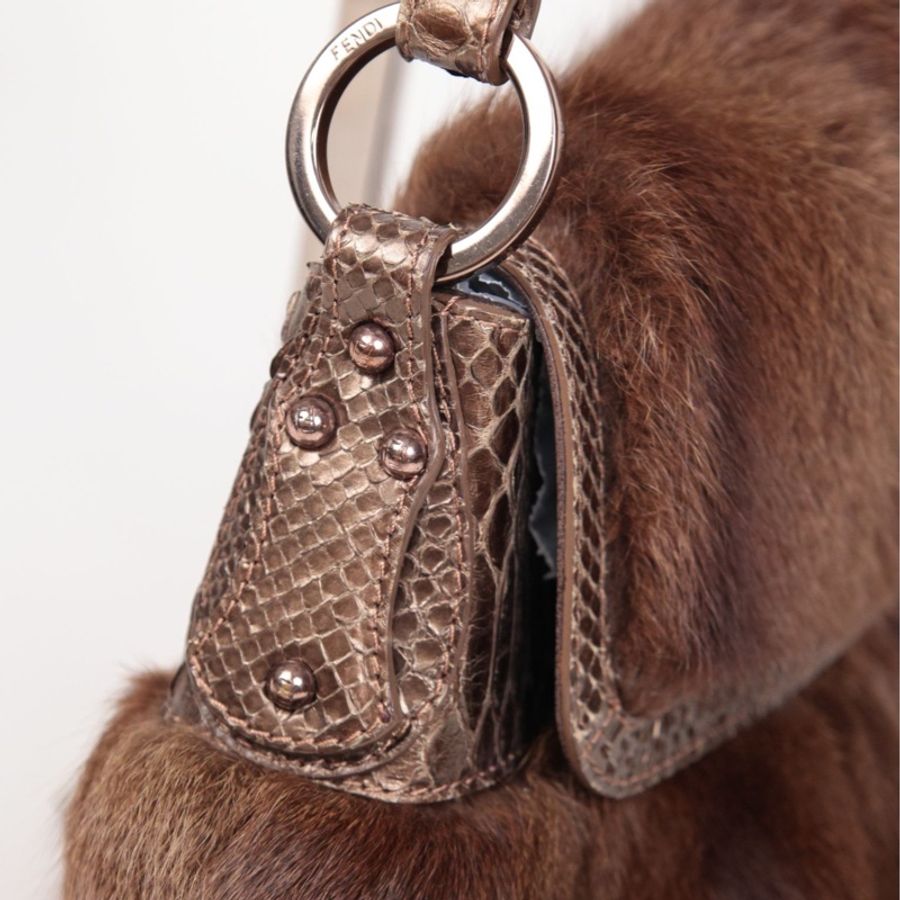 Fendi 棕色皮草拼接蛇皮法棍包腋下包单肩包-16
