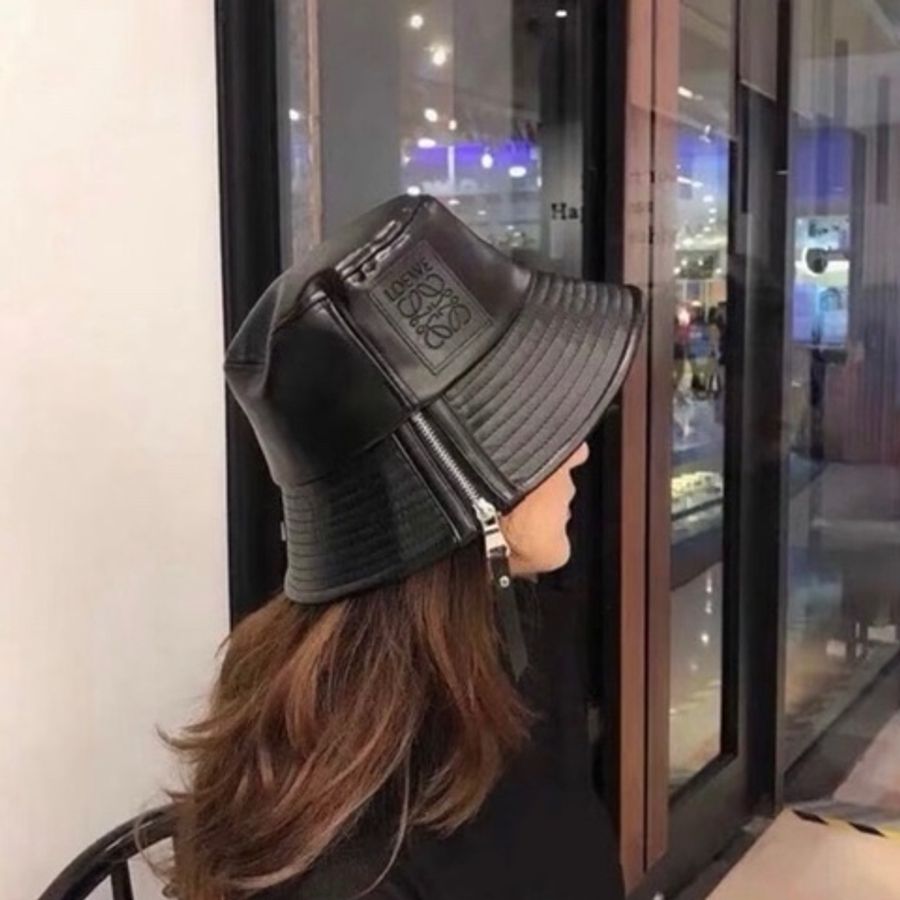 近新✨ LOEWE 經典皮標烙印LOGO小羊皮遮陽/漁夫帽-0
