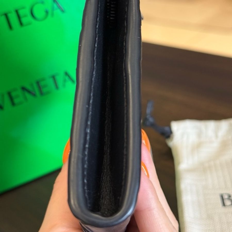 使用不到一個月 BV 編織 L型短夾 黑 Intrecciato Square Zip Around Wallet-9
