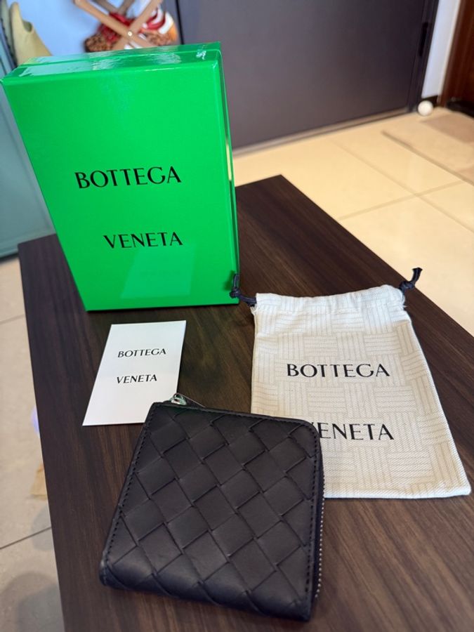 使用不到一個月 BV 編織 L型短夾 黑 Intrecciato Square Zip Around Wallet-12