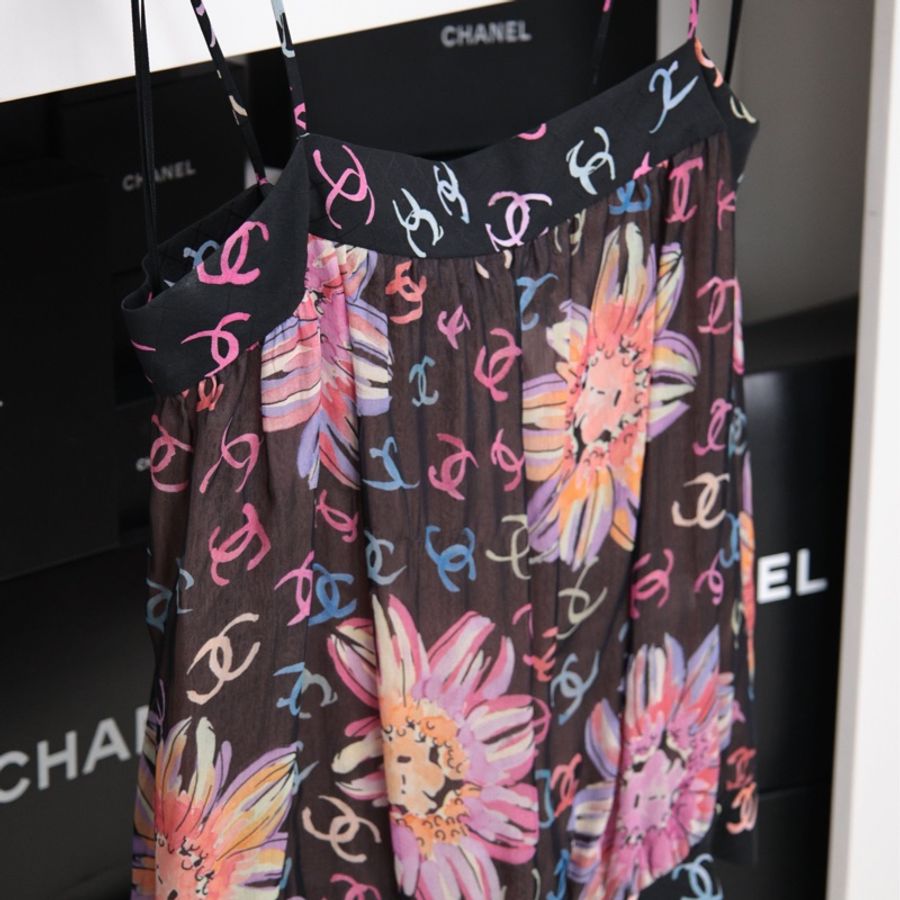 Chanel 24S秀款彩色真丝满印CC山茶花印花吊带背心上衣-3