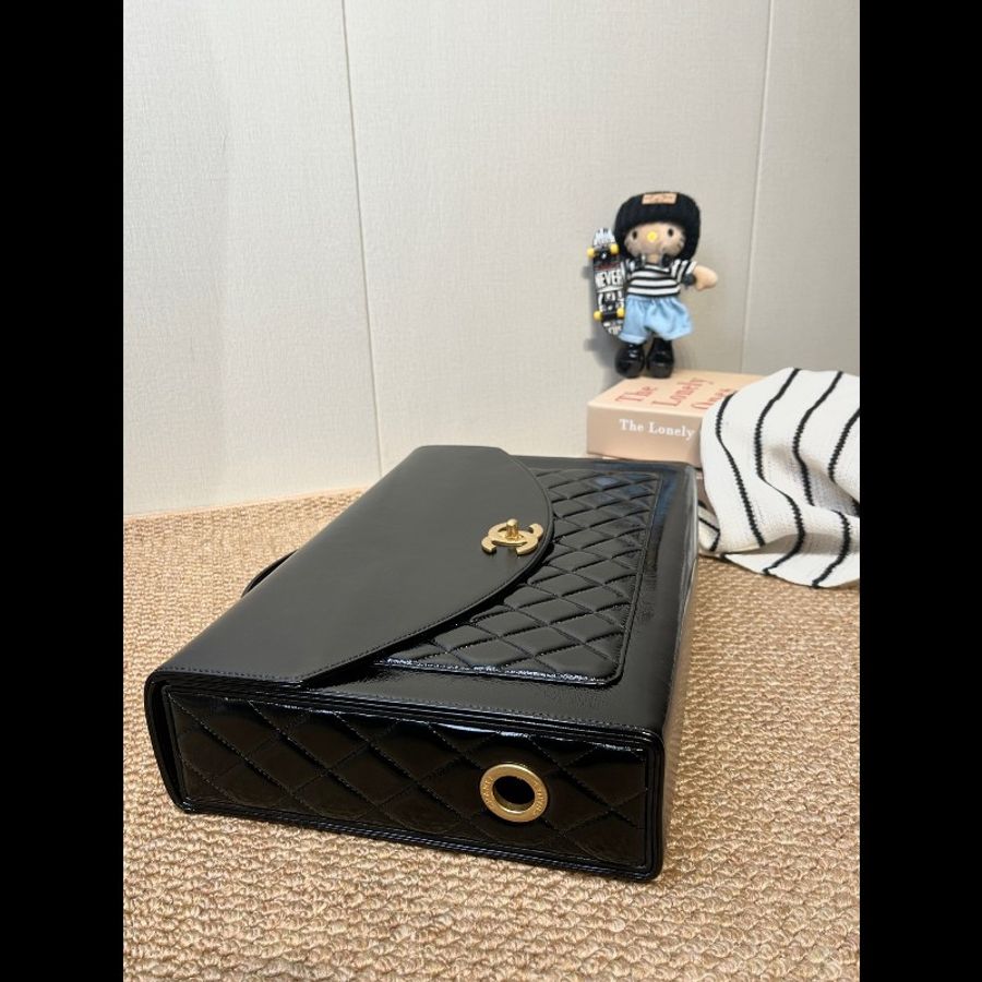 【全網唯一】Chanel 香奈兒 24A秀款皺紋油蠟羊皮公文包-3