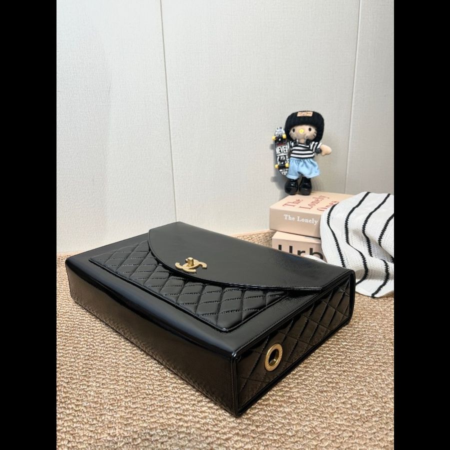 【全網唯一】Chanel 香奈兒 24A秀款皺紋油蠟羊皮公文包-4