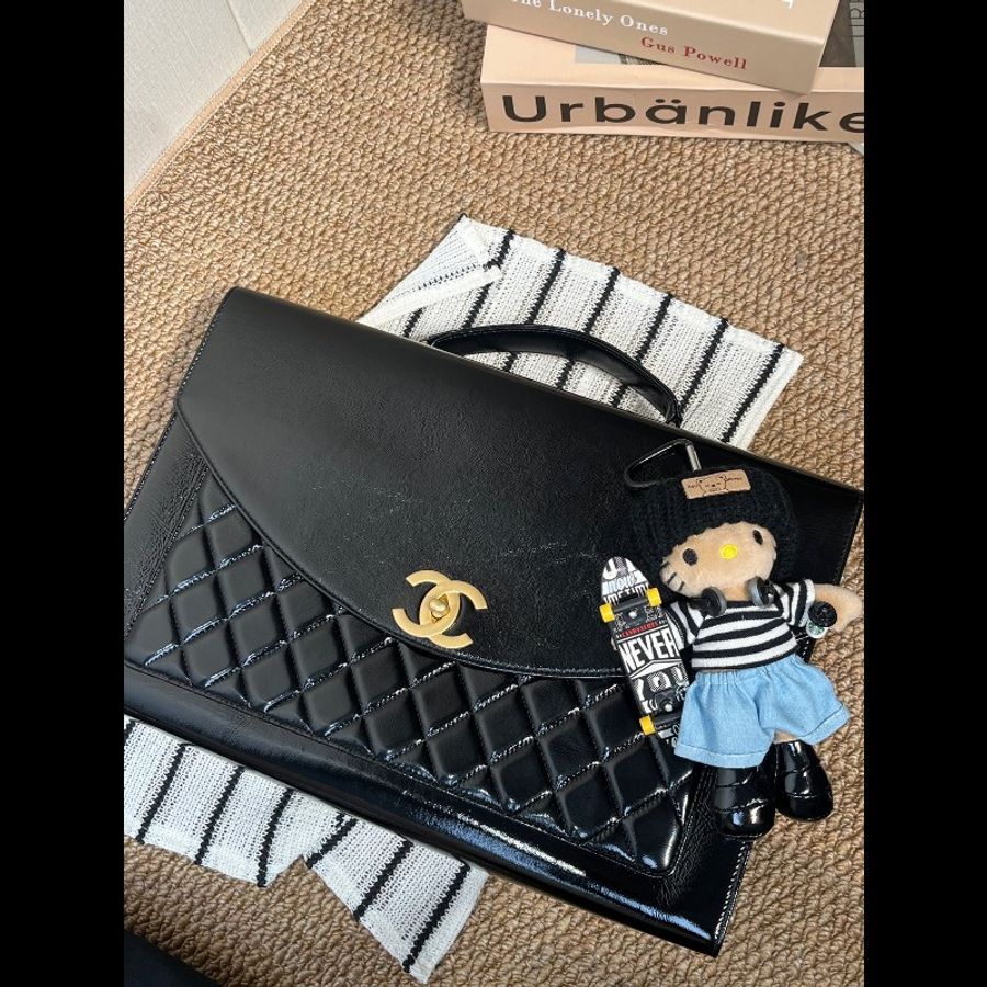 【全網唯一】Chanel 香奈兒 24A秀款皺紋油蠟羊皮公文包-5