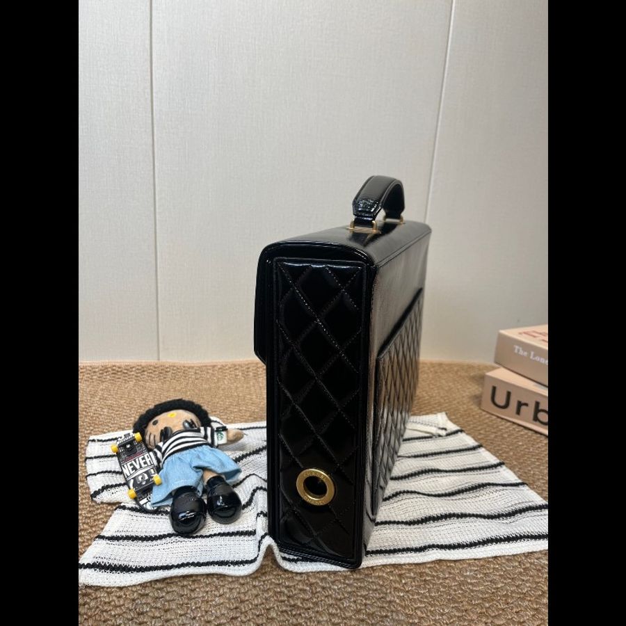 【全網唯一】Chanel 香奈兒 24A秀款皺紋油蠟羊皮公文包-8