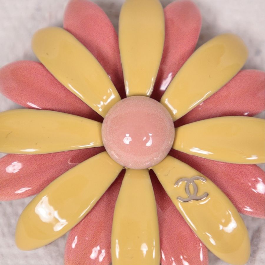Chanel 17年古巴系列粉橘珐琅花朵胸针-1