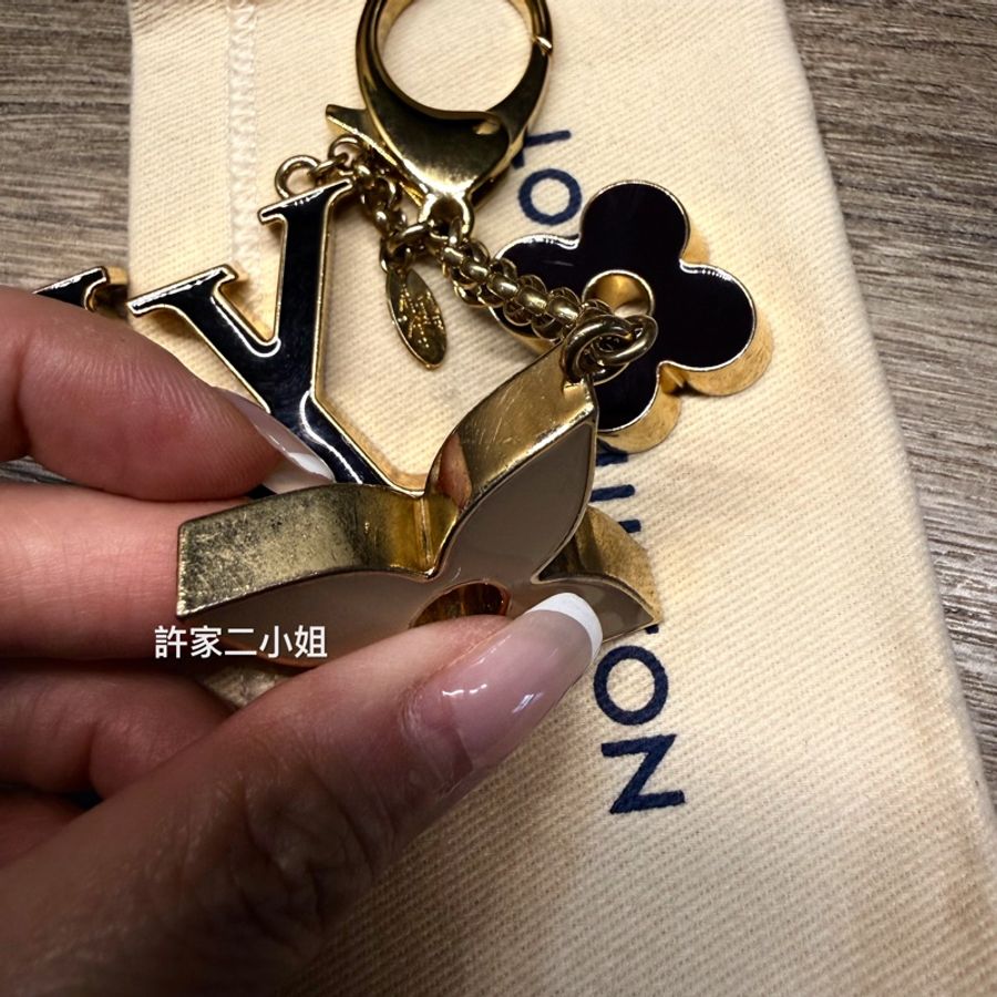 Louis Vuitton 97.98新 Fleur de Monogram 包包吊飾-6