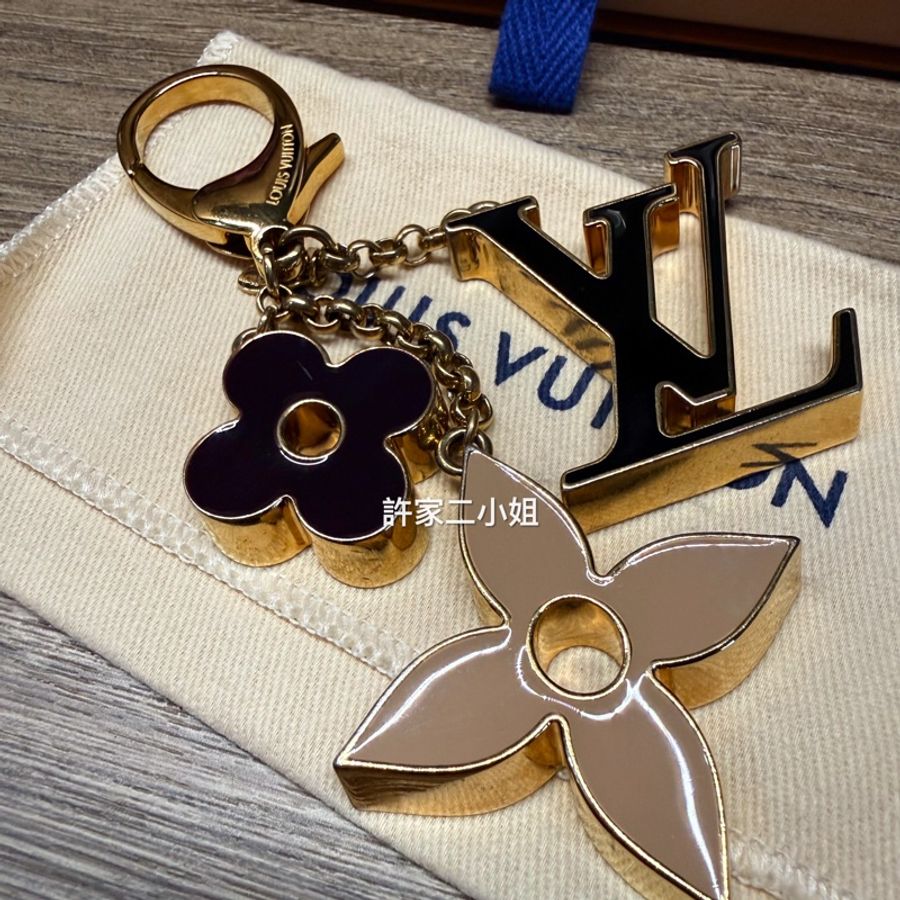 Louis Vuitton 97.98新 Fleur de Monogram 包包吊飾-10