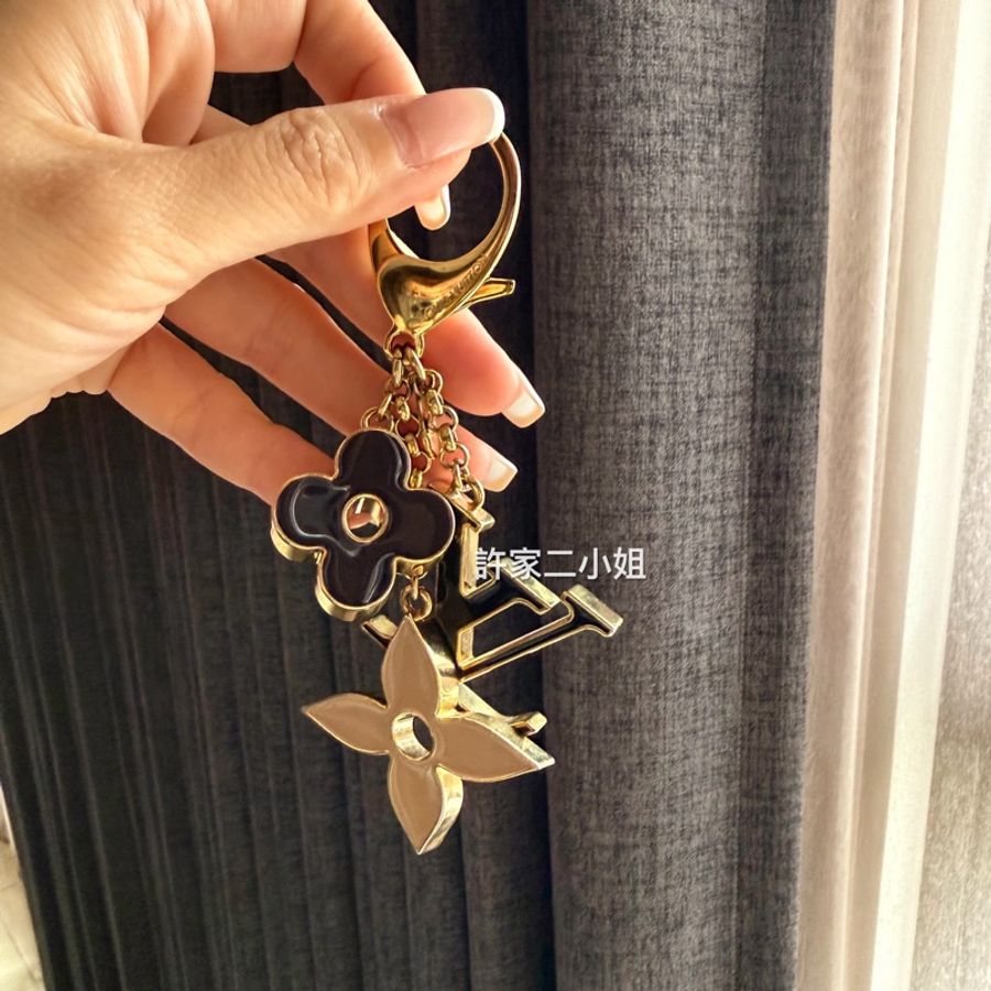 Louis Vuitton 97.98新 Fleur de Monogram 包包吊飾-14