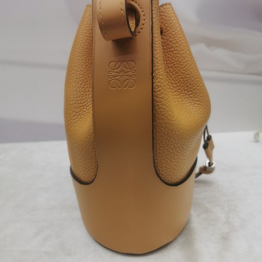 Loewe 羅意威  水桶包棕色-3