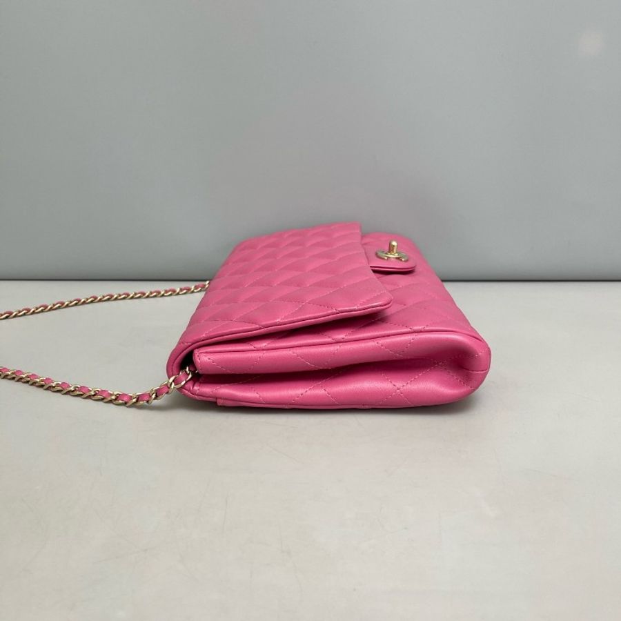 Chanel cf粉色全皮菱格金扣腋下包-3
