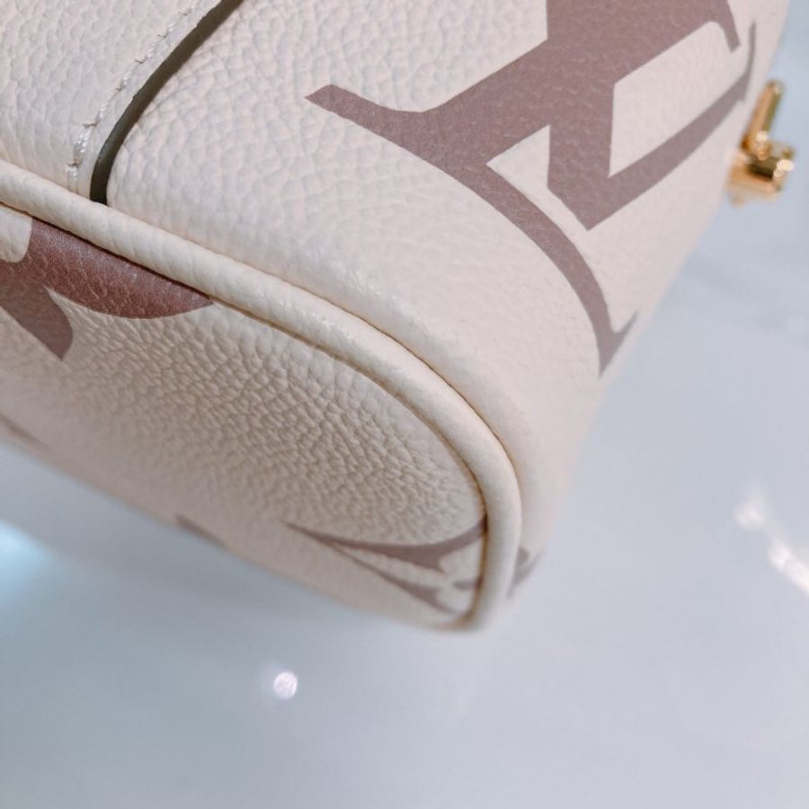 MS0769	Louis Vuitton 路易威登小號化妝盒子肩帶包包 Vanity PM 19cm Monogram Empreinte Creme-27