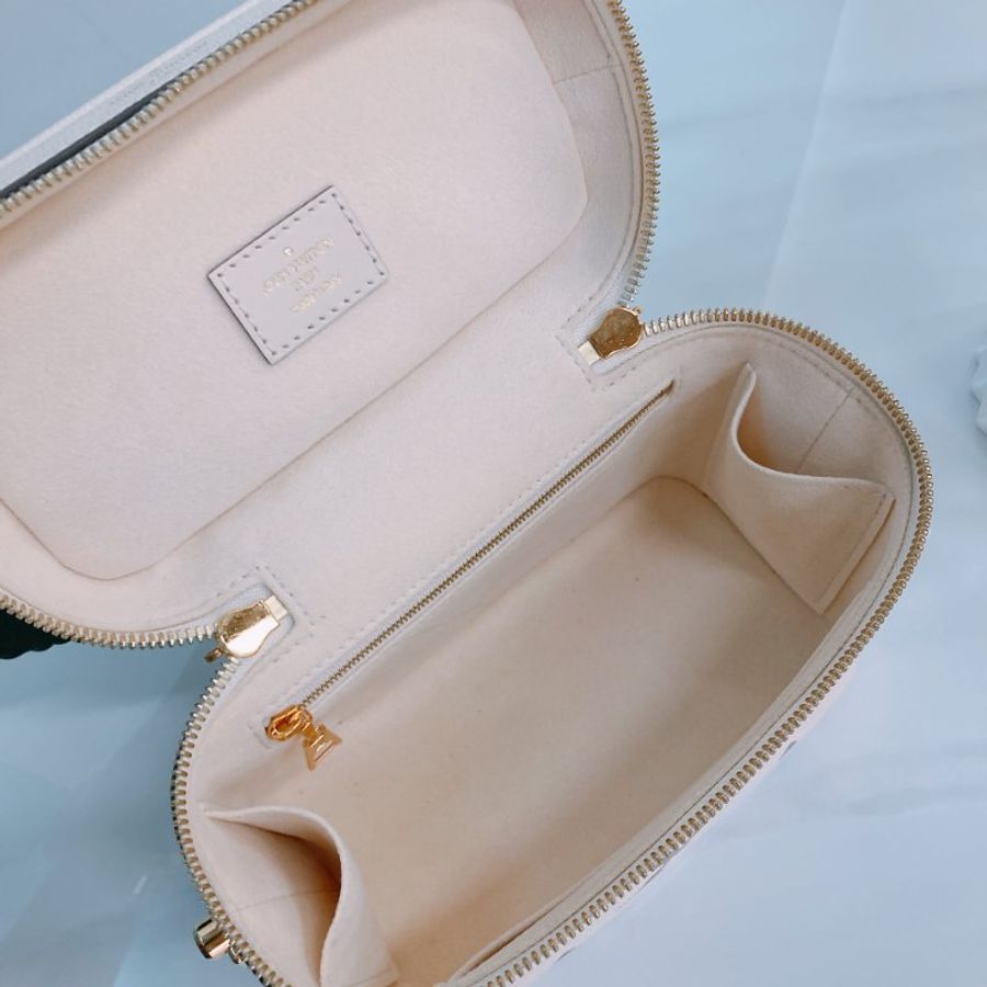MS0769	Louis Vuitton 路易威登小號化妝盒子肩帶包包 Vanity PM 19cm Monogram Empreinte Creme-30