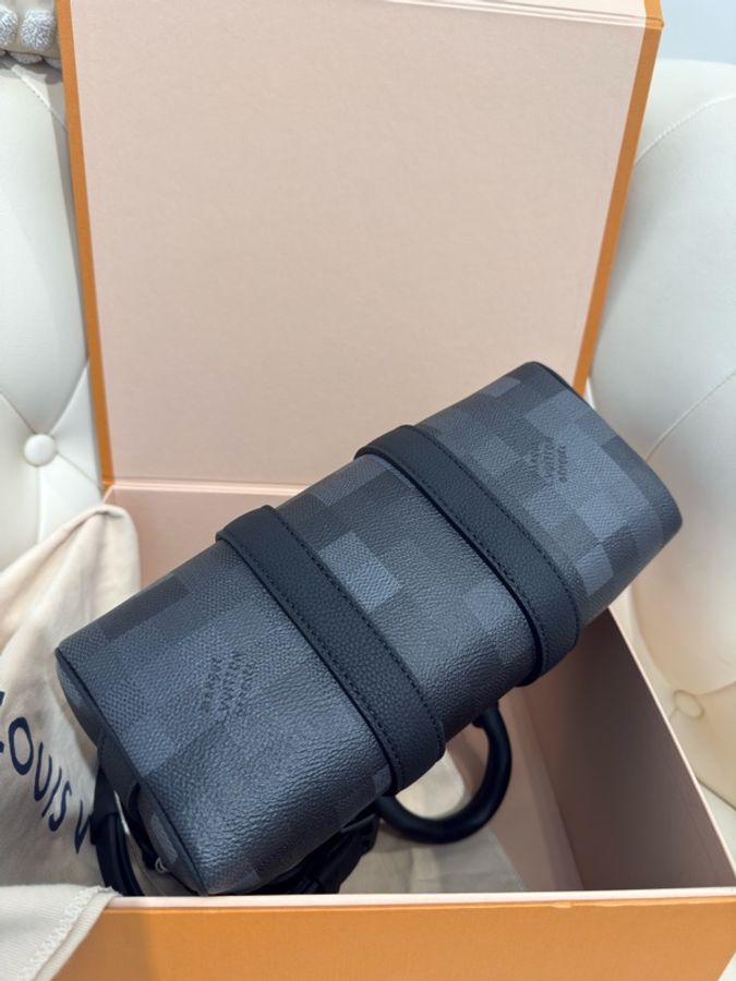 極新LV黑灰棋盤格Keepall Bandoulière 25波士頓手提斜背包M14919-5