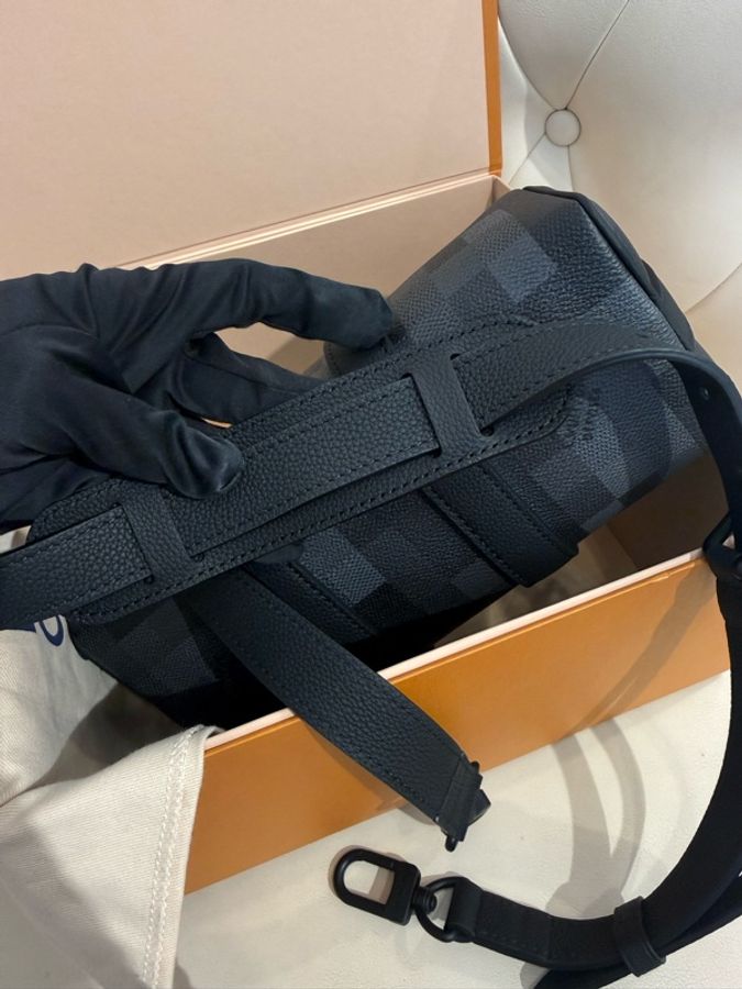 極新LV黑灰棋盤格Keepall Bandoulière 25波士頓手提斜背包M14919-11