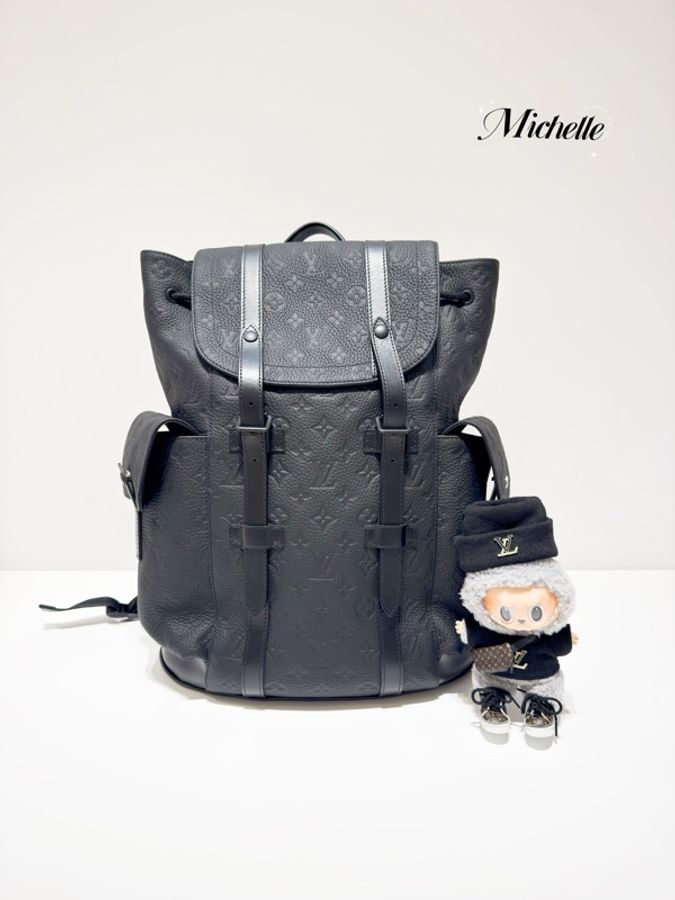 LV黑色全皮壓紋Christopher MM雙肩後背包M55699-0
