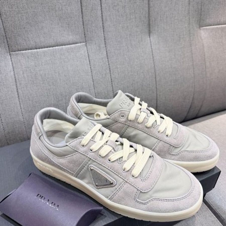 💎Han's house精品服飾💎Prada 皮拼接尼龍 鞋 義大利製 現貨7.5  原價38000-0