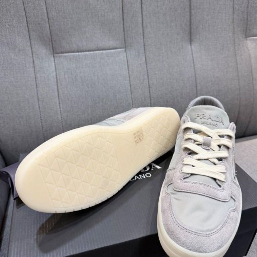 💎Han's house精品服飾💎Prada 皮拼接尼龍 鞋 義大利製 現貨7.5  原價38000-4