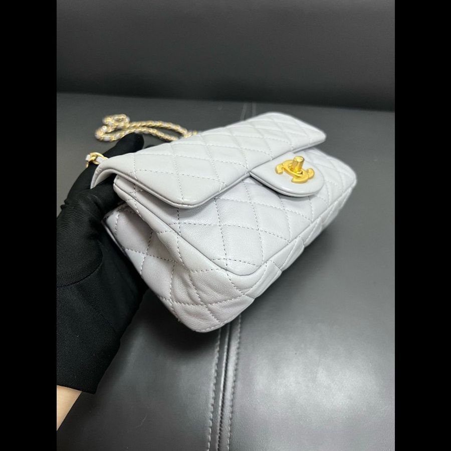 Chanel gold ball classic flap 灰色羊皮金球大mini-14